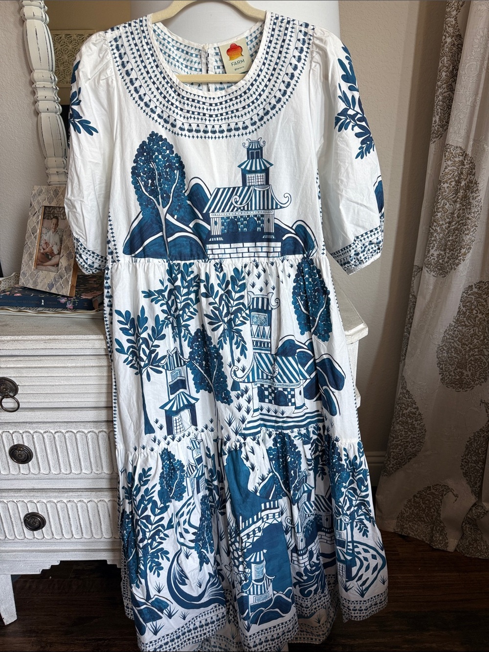 FARM Rio White Midi Dress with Navy Scenic Print - Picture 7 of 8